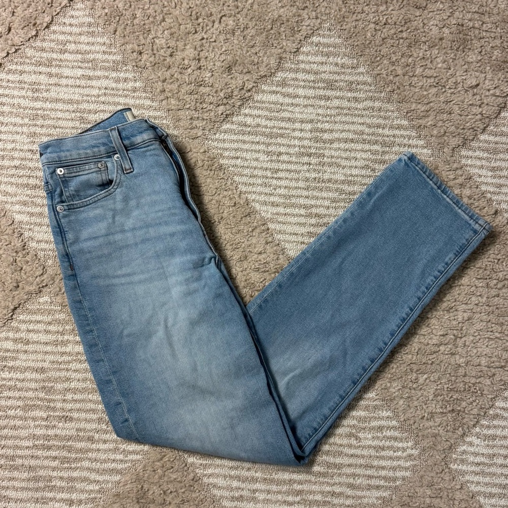 Madewell - The Mom Jean in Melva Wash